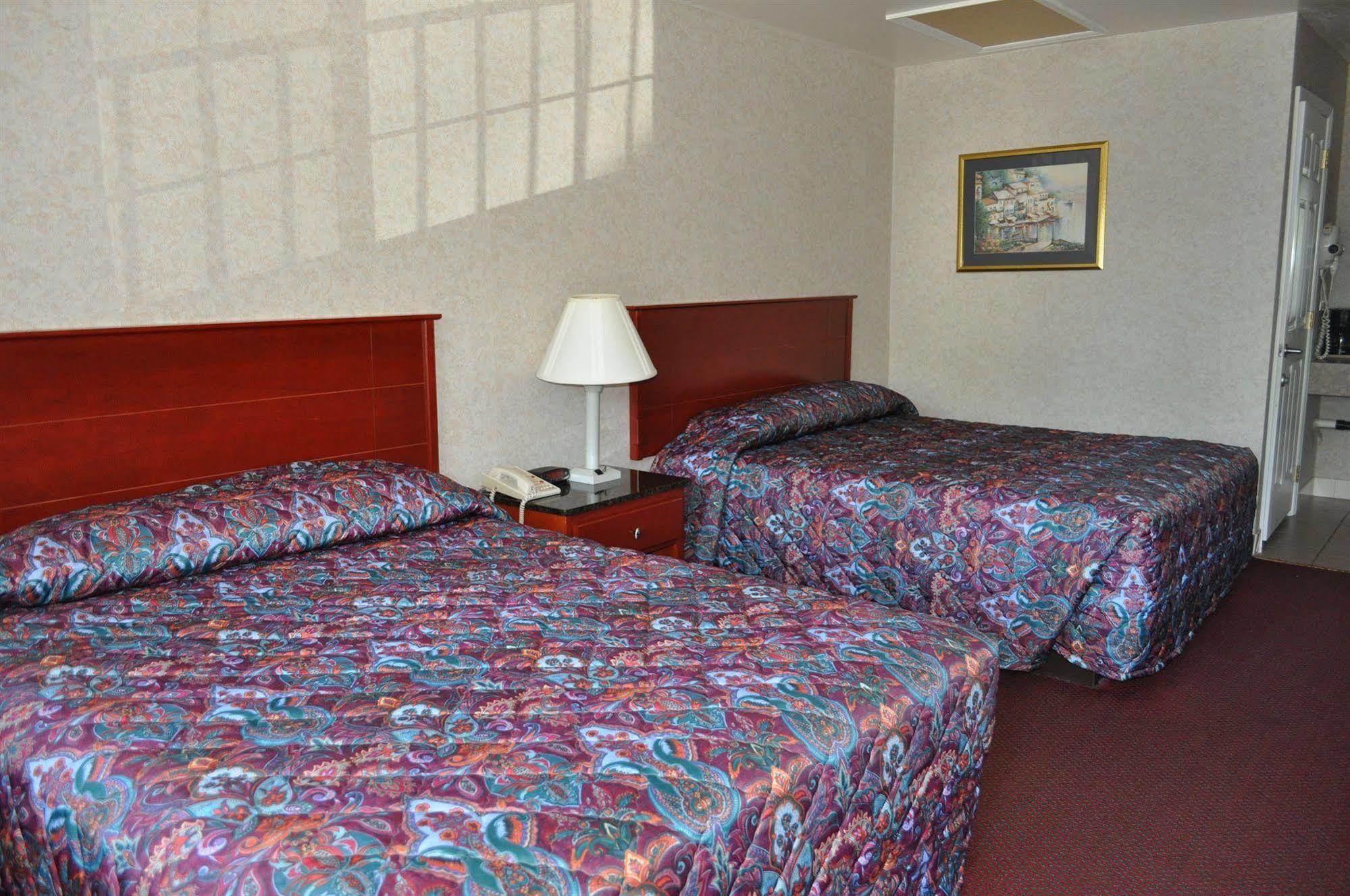 גאלווי Atrium Inn & Suites מראה חיצוני תמונה