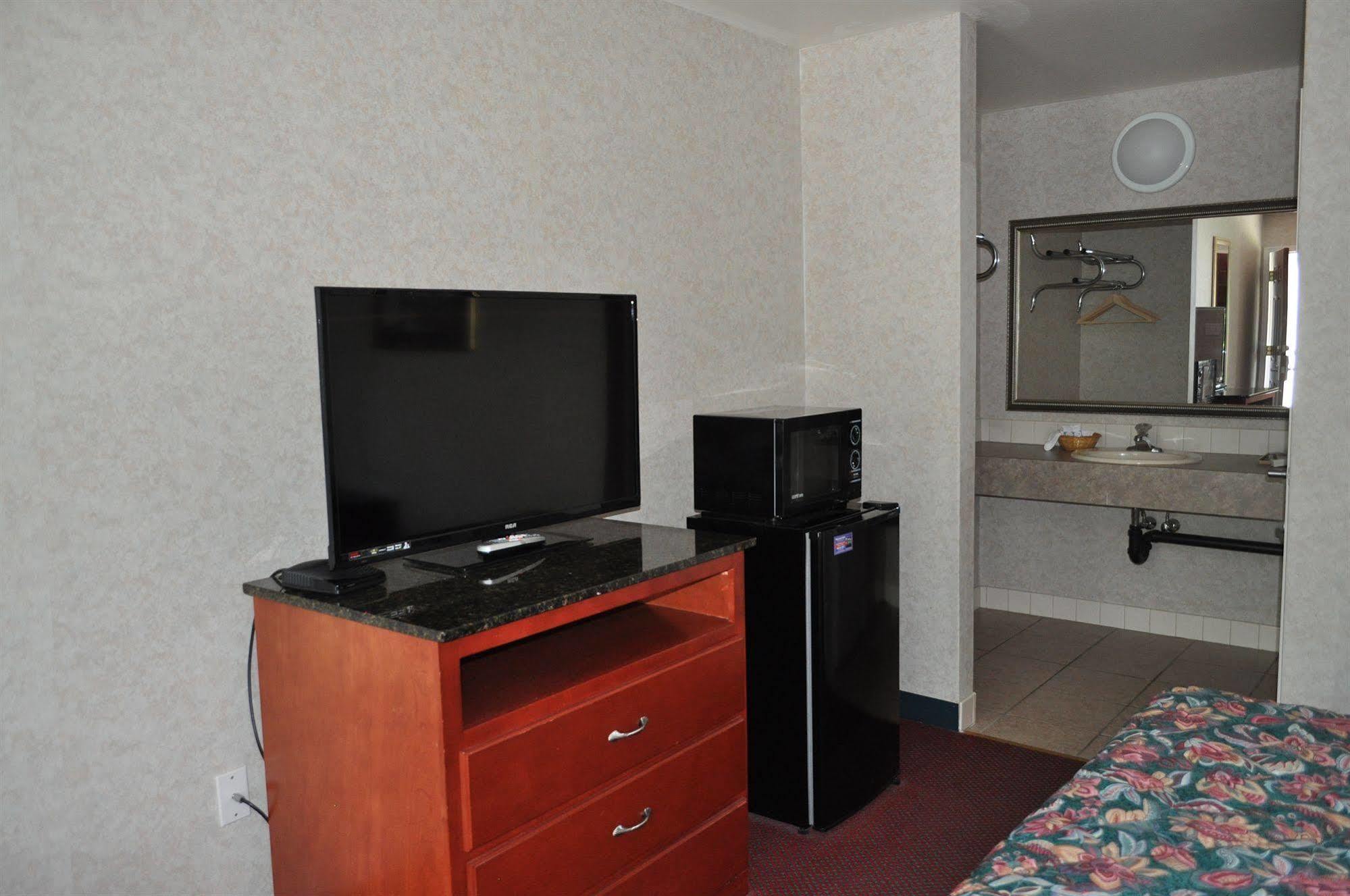 גאלווי Atrium Inn & Suites מראה חיצוני תמונה