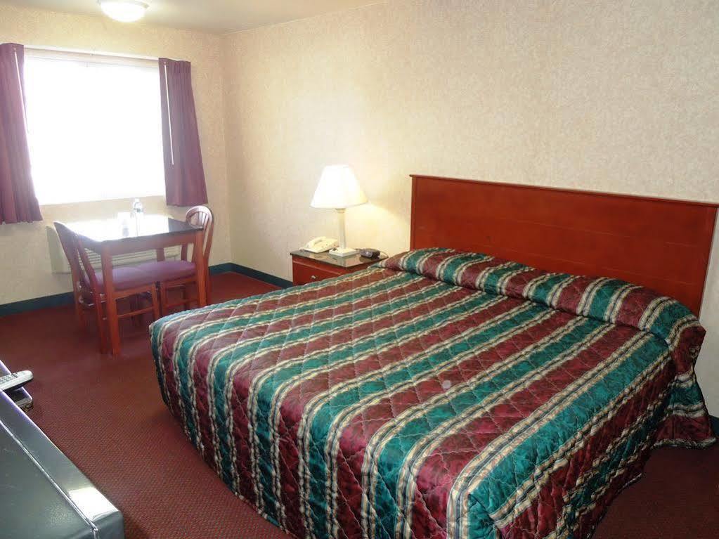גאלווי Atrium Inn & Suites מראה חיצוני תמונה