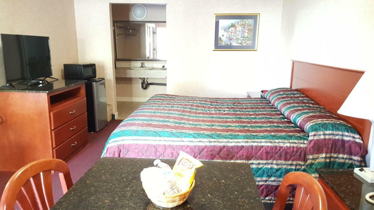 גאלווי Atrium Inn & Suites מראה חיצוני תמונה