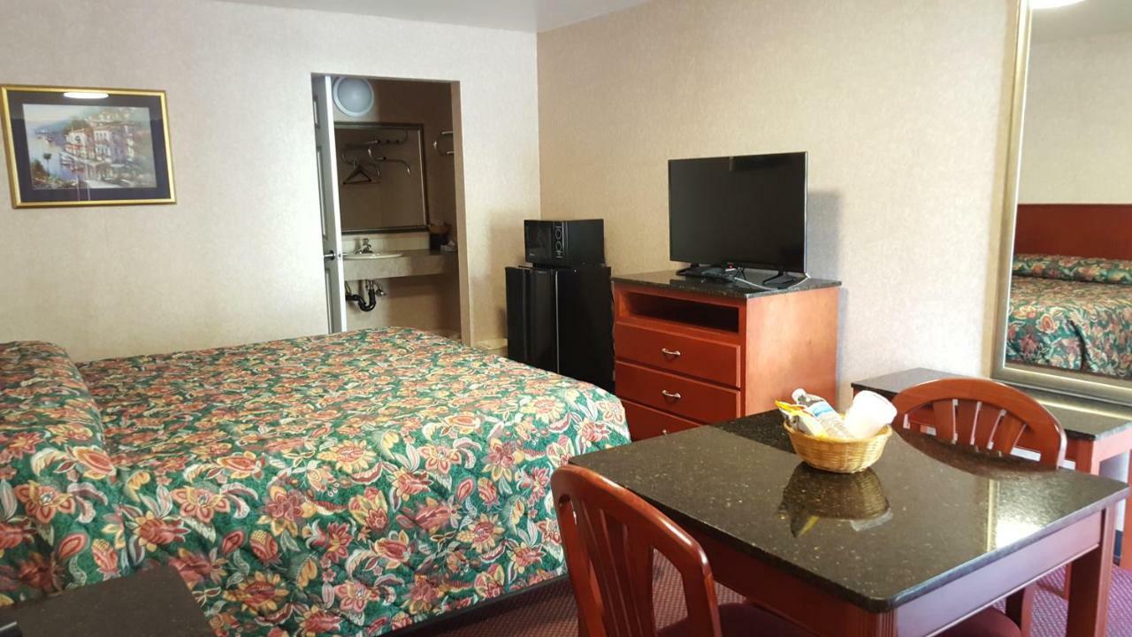 גאלווי Atrium Inn & Suites מראה חיצוני תמונה